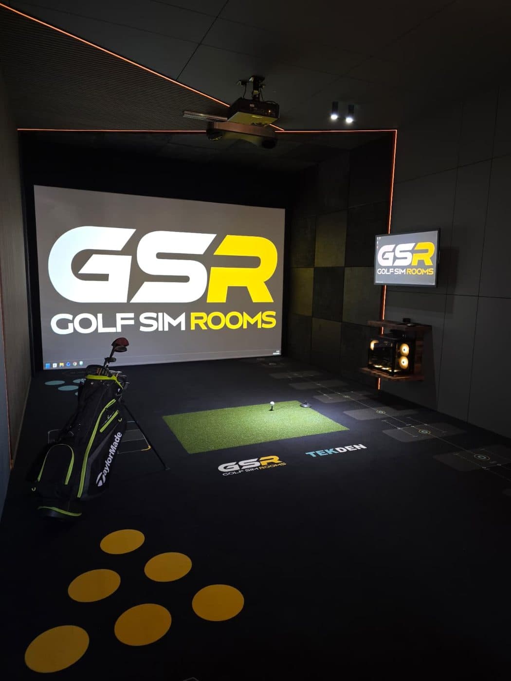 GSR branded hitting mat and putting dots